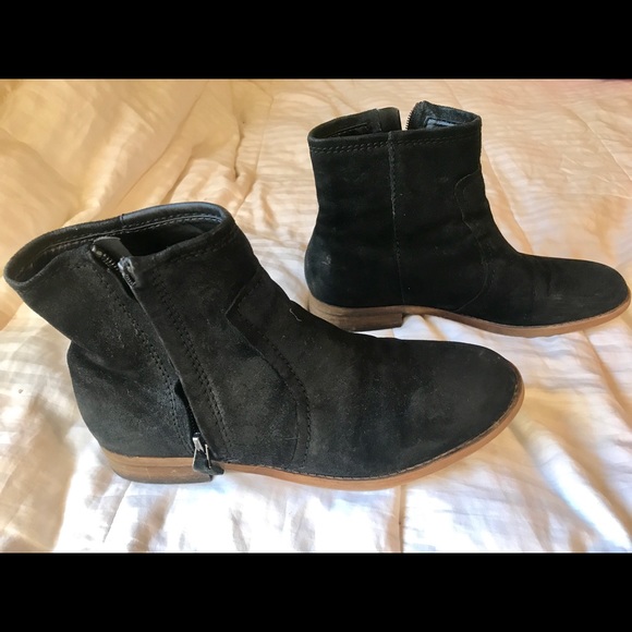 Boots - Picture 2 of 4